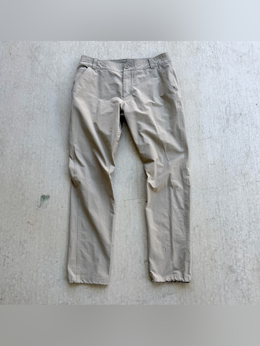 Kuhl Resistor Chino Pants Men Size 33x32 Outdoor Hiking Stretch